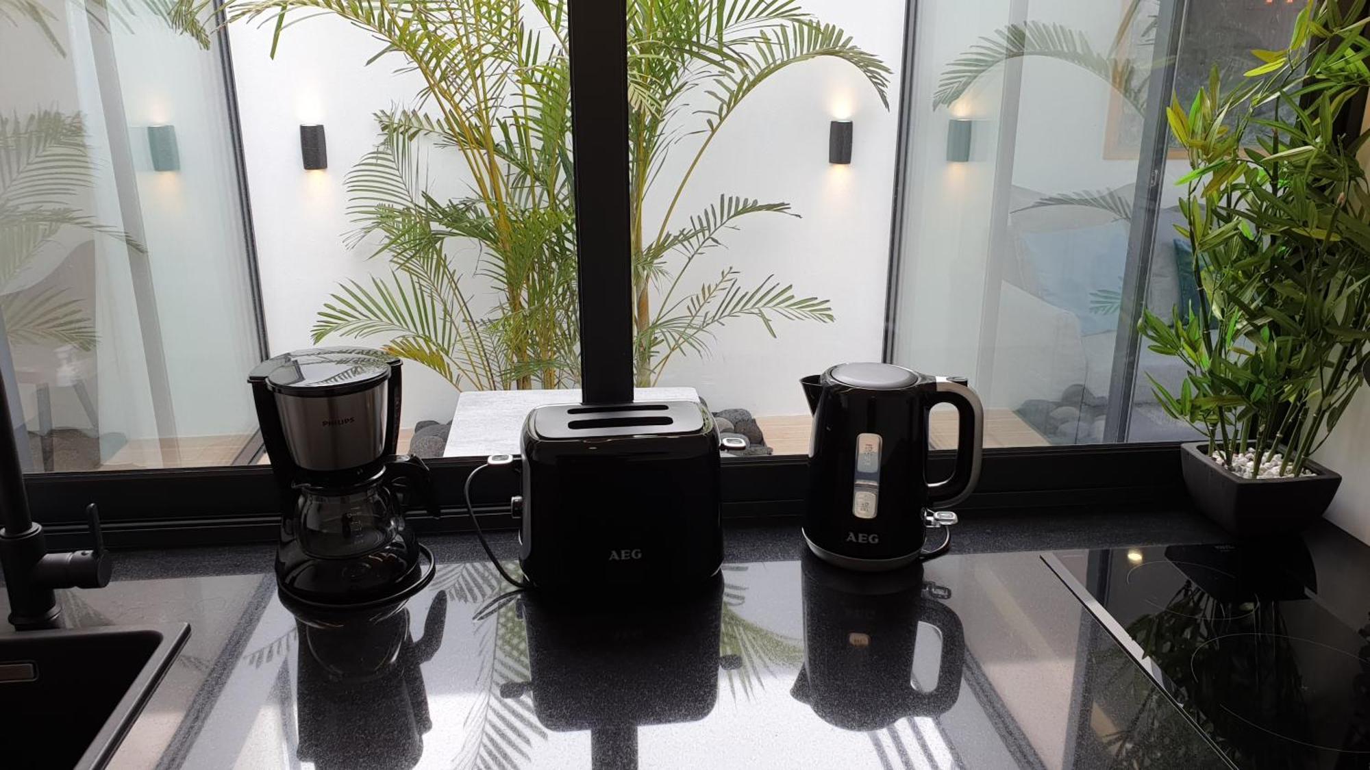 Home At Azores - Oasis House Sao Roque  Room photo